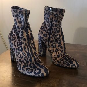 Steve Madden booties great condition. Used once!
